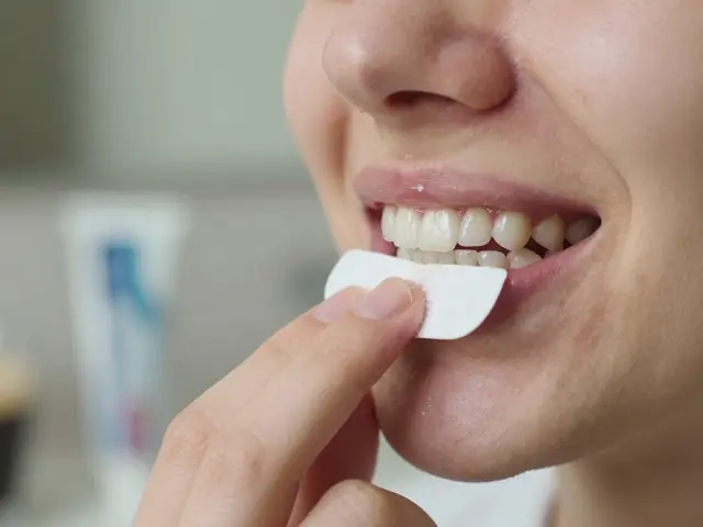 Bělicí pásky na zuby: Pravda a mýty, které musíte znát