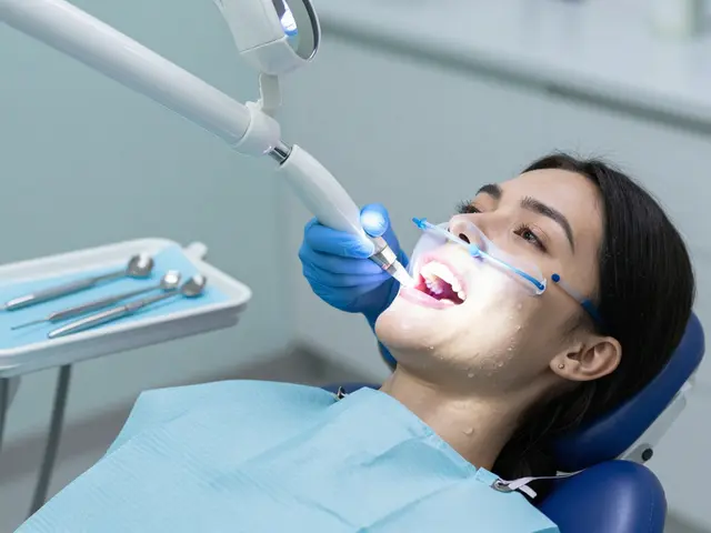 Jak dlouho trvá bělení zubů - od domácího systému po profesionální léčbu