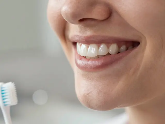 Jak se o keramické fazety správně starat: praktický průvodce pro dlouhodobý vzhled