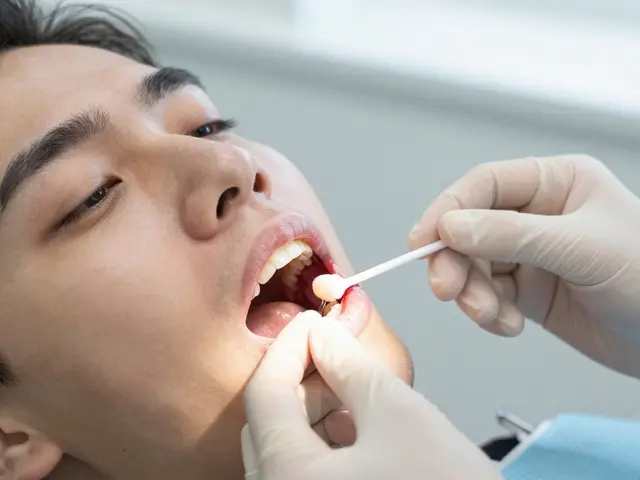 Jak dlouho se špiní po kyretáži zubů a co dělat, aby se to neopakovalo