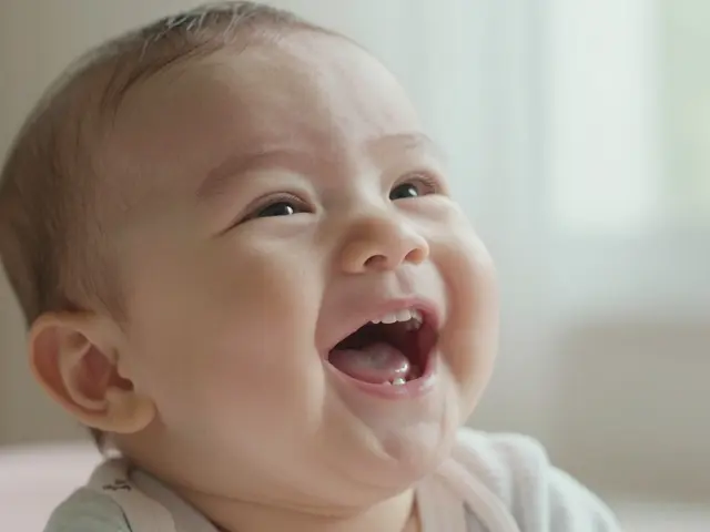 Jak vypadají první zoubky? Průvodce růstem zubů u dětí