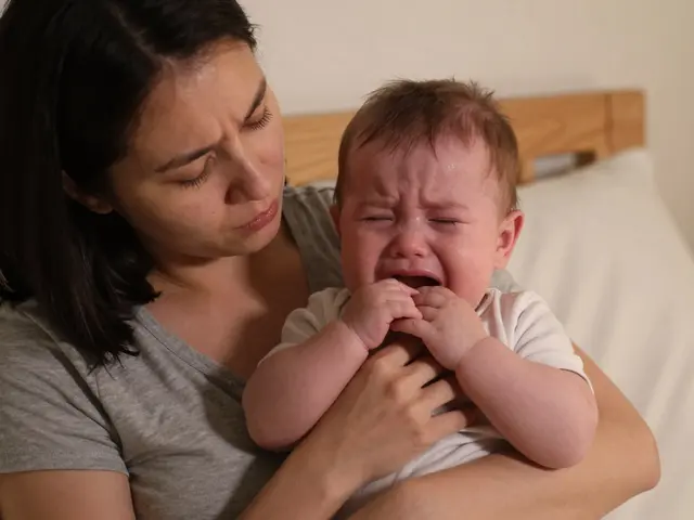 Jak dlouho bolí růst zubů? Přehled pro miminka i děti (a tipy na úlevu)